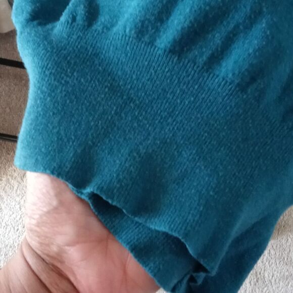 Lane Bryant size 22 dark jade v neck sweater - Picture 6 of 6
